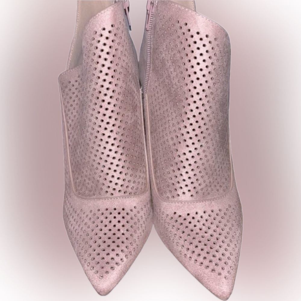 Kittenish Pink Blush Suede Pointy Toe Ankle Bootie Size 11 NWOT - Picture 7 of 8